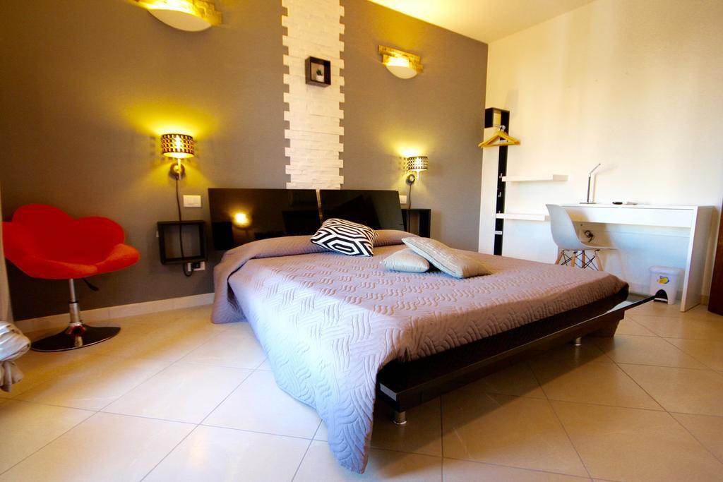 Park 20 Guesthouse Olbia Buitenkant foto