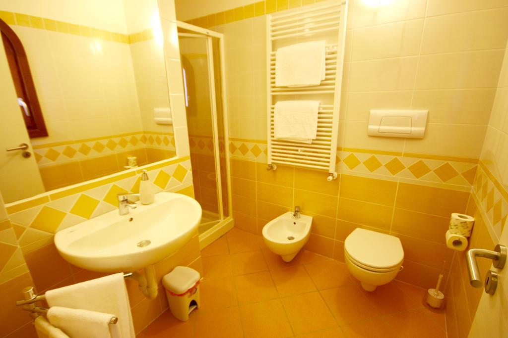 Park 20 Guesthouse Olbia Buitenkant foto